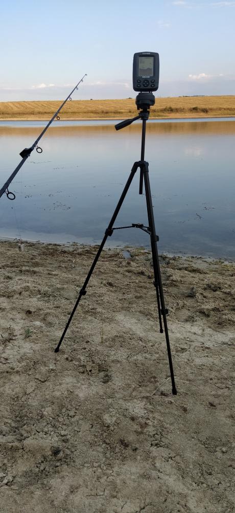 трипод /стойка за дисплея на сонар/ 1